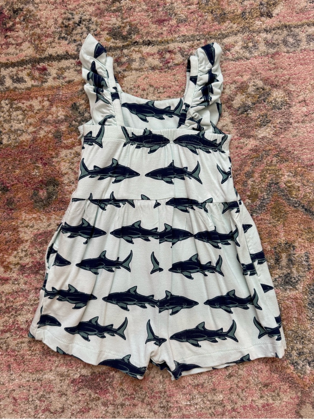 Kate Quinn shark shortie - Picture 3 of 3